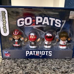 New- Fisher Price Little People NFL, Collector Edition- New England Patriots